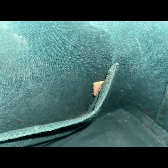 Mint condition authentic Louis Vuitton purse - Picture 5 of 9